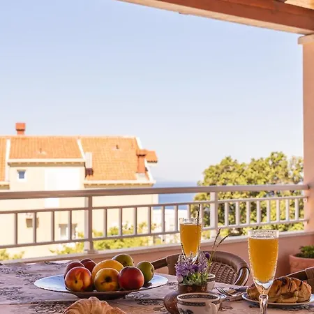 アパート Apartment Una *