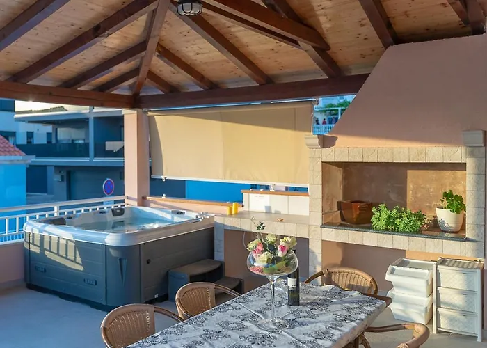 Apartment Una Διαμέρισμα *